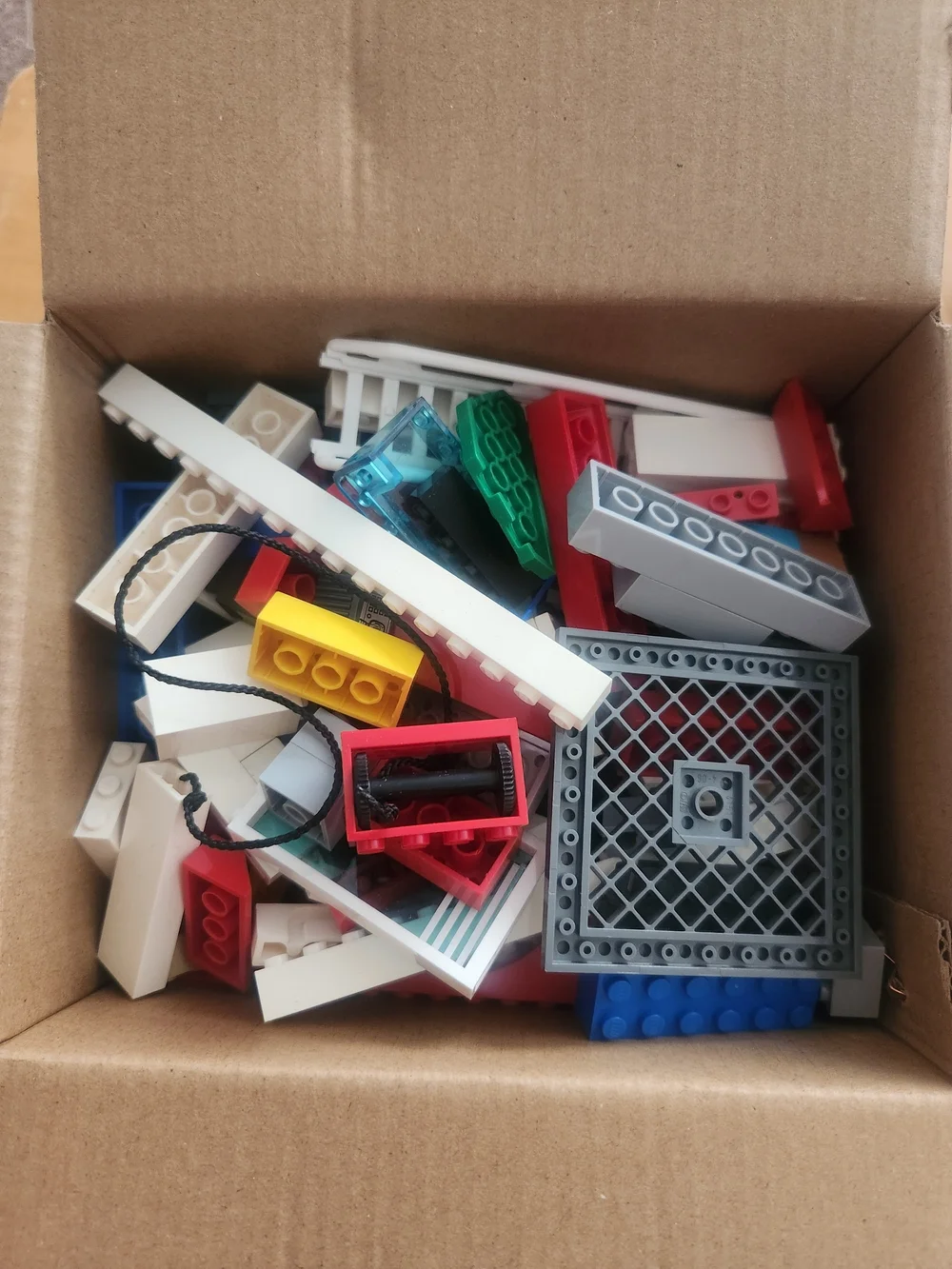 1lb Box of Assorted Lego Bricks - Multicolor